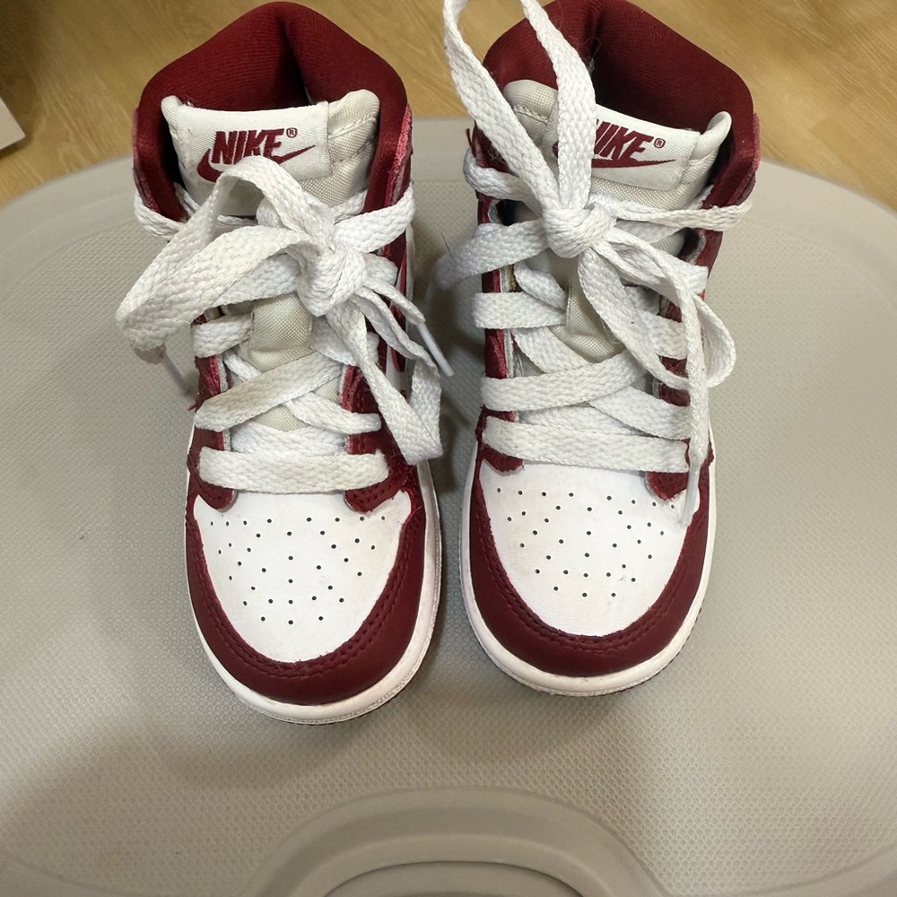Jordan 1 Toddler Maroon and White High-Top Sneakers